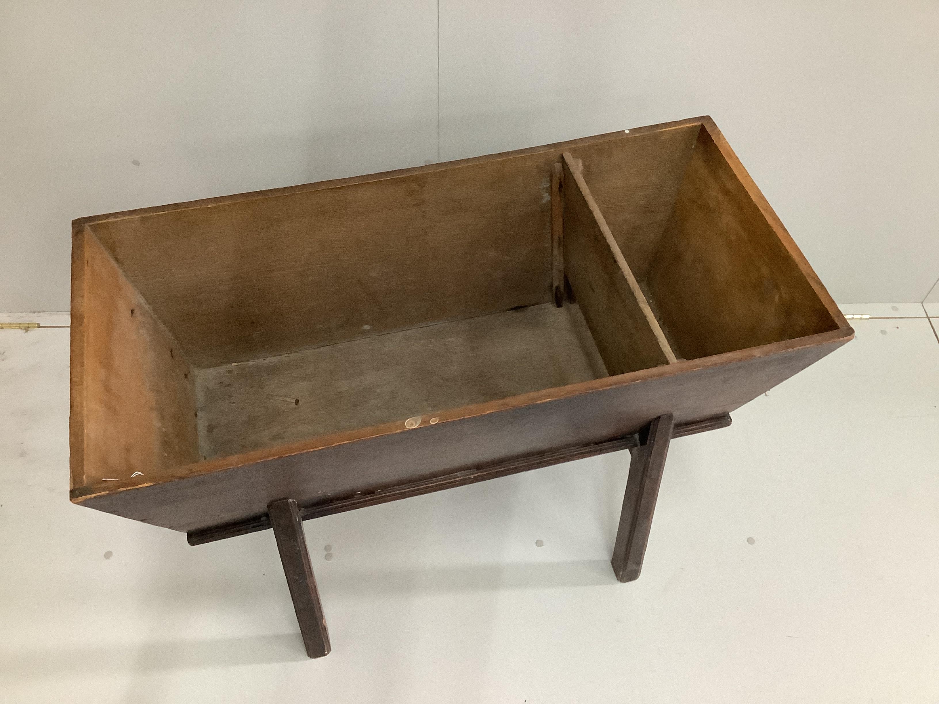 A 19th century elm dough bin (no cover), width 101cm, depth 47cm, height 74cm
